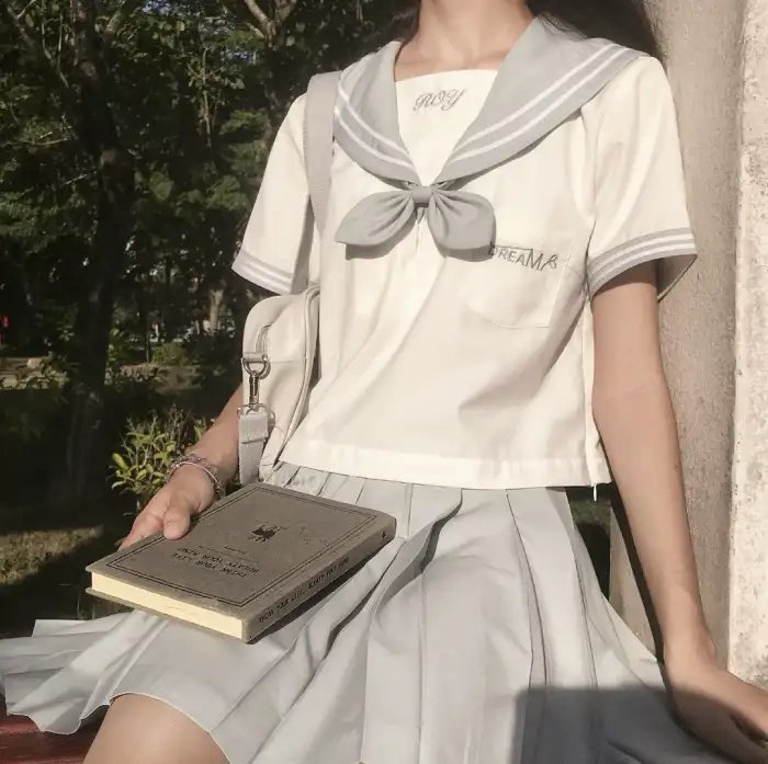 龙纹身的女鬼入镜